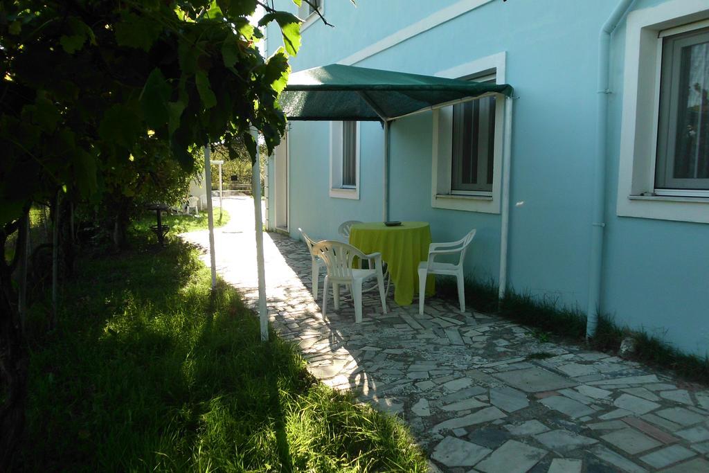 Ferienwohnung Tom'S House Skriperon Exterior foto